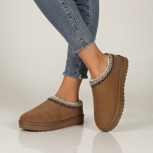 HAUTE HIPPIE chic Women’s Brown Faux Suede Slipper Mules Size 8.5 Ugg style shoe